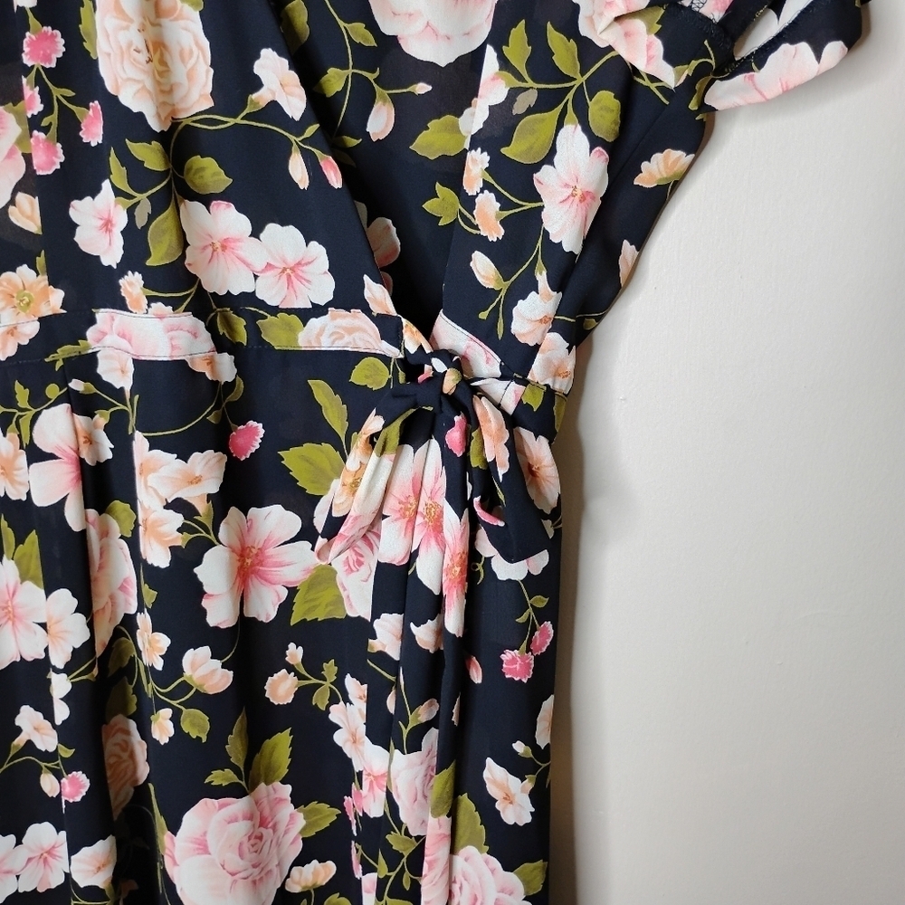 Liz Claiborne Floral Chiffon Wrap Dress Size 10 - Picture 4 of 9
